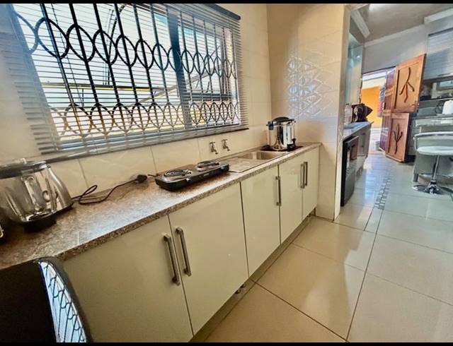 3 BEDROOM HOUSE FOR SALE IN VANDERBIJLPARK CE 2